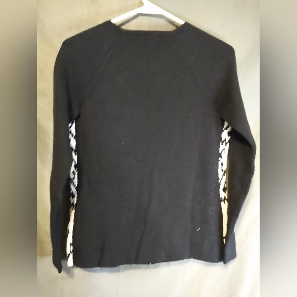 J. Mclaughlin Back And White Patterned Women's Sw… - image 3